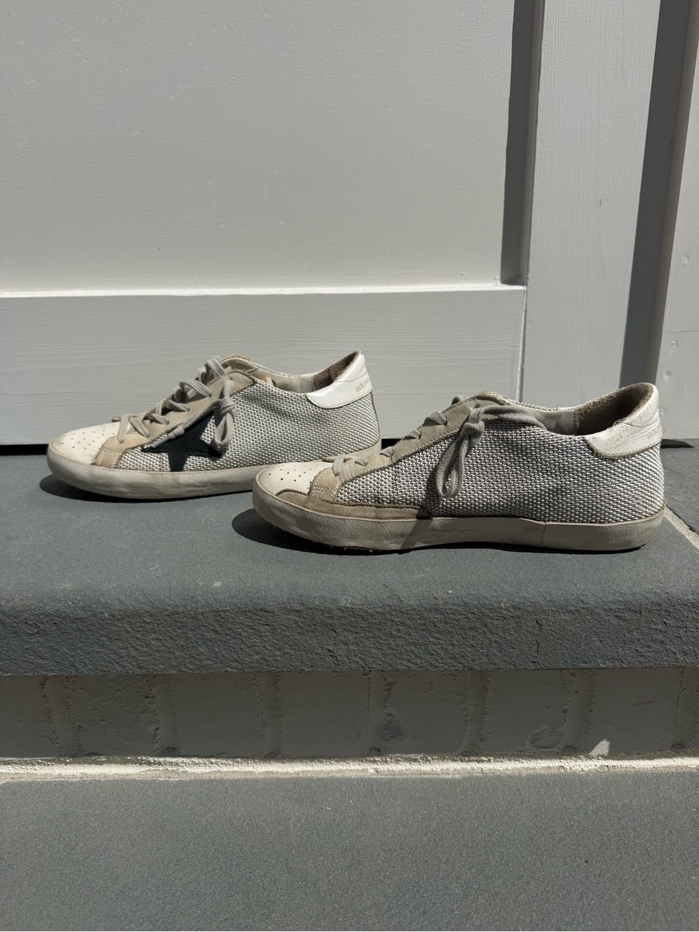 Barely used size 38 Golden Goose Super-Star in leather and mesh with black star. - Picture 3 of 8